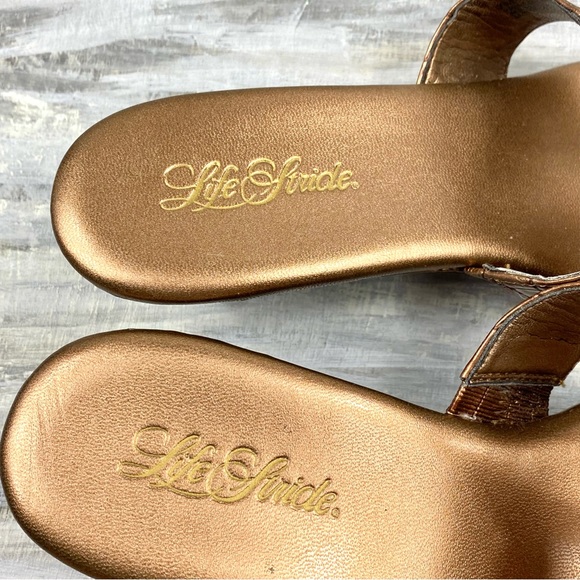 Life Stride “Fabulous” Bronze Wedge Thong Sandal Low Wedge Heel Comfort Croc 7M - Picture 15 of 16